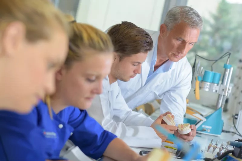 US Dental Lab Technicians